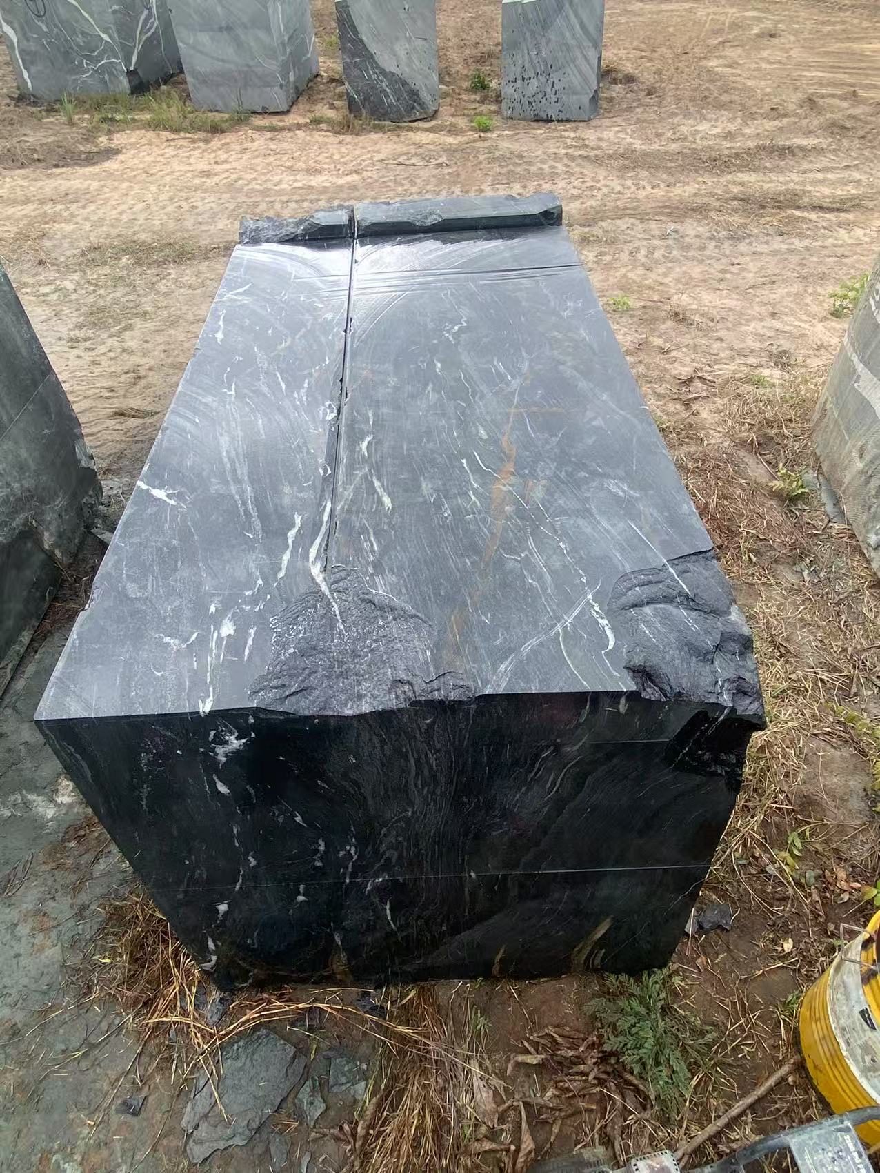 Brazilia Black quartzite 3